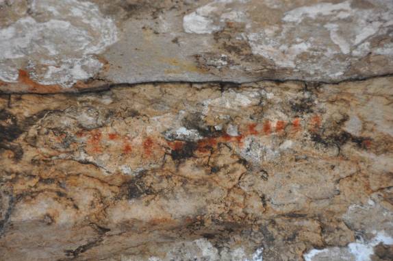 Pinturas rupestres na Lapa Poinciano, no P.E do Guartelá, região de Tibagi - PR